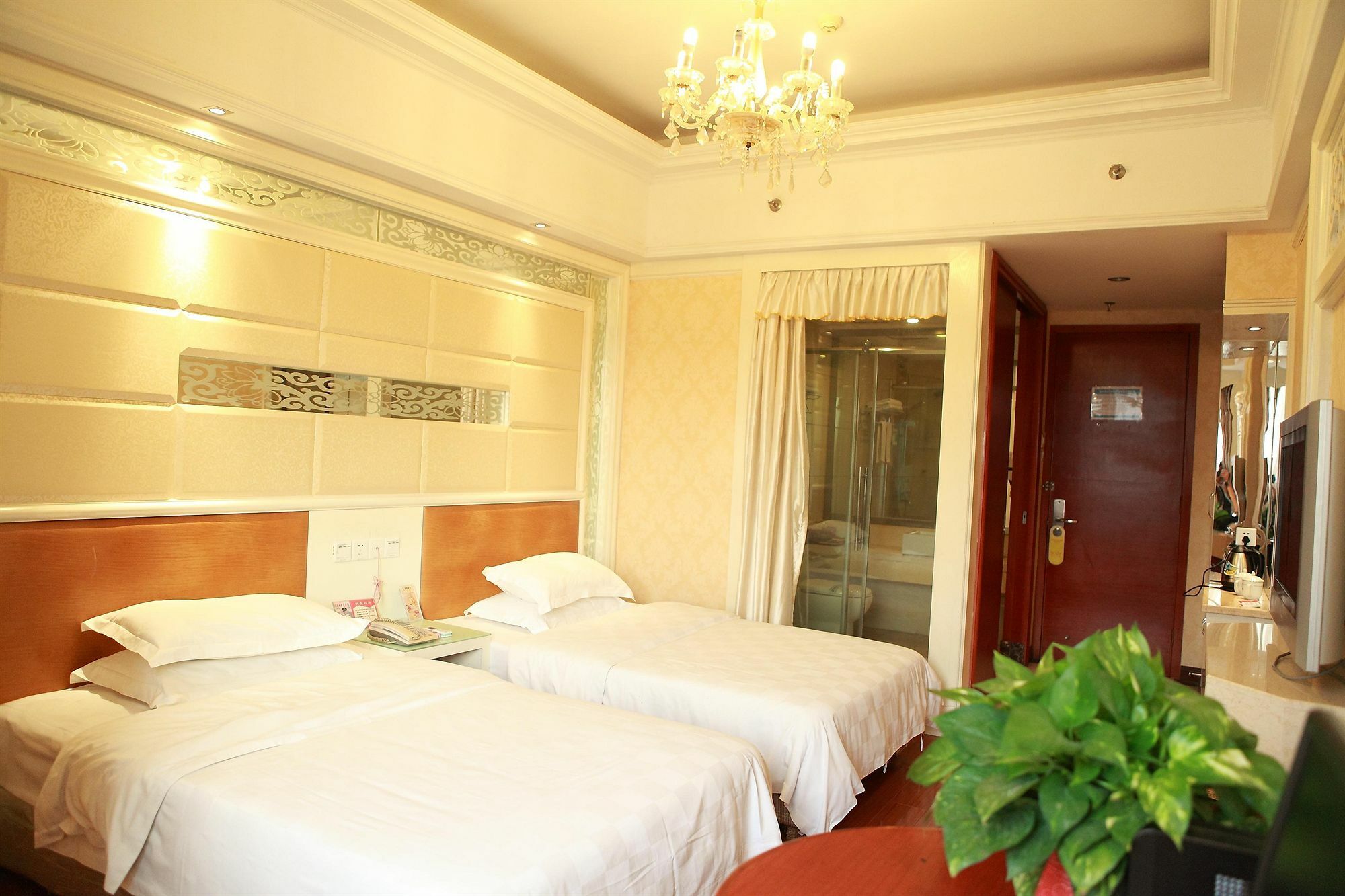 Bluesky Hotel Kanton Exterior foto
