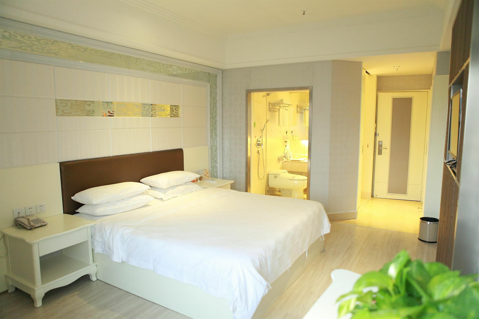 Bluesky Hotel Kanton Exterior foto